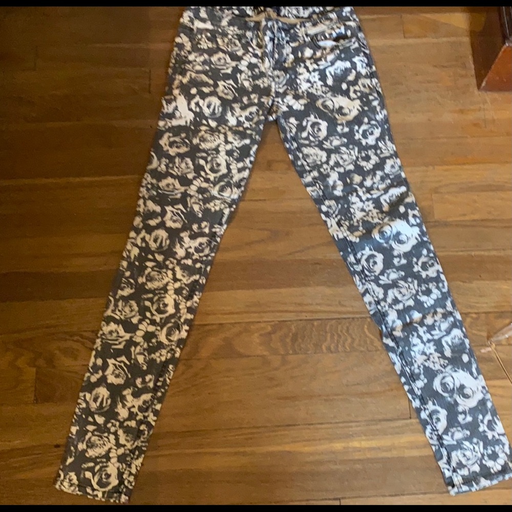 W Forever 21 Premium Denim.Floral Print
